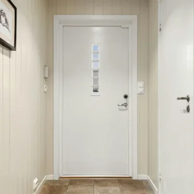 Puerta blindada y acorazada de máxima seguridad con cerradura multipunto antibumping en Barcelona